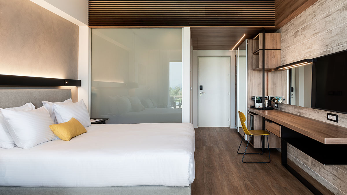 Classic Room Pool View